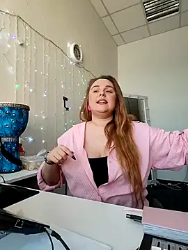 Juicy PeachLux online show from 02-19-26, 06:53