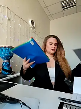 Juicy PeachLux online show from 03-18-26, 07:00