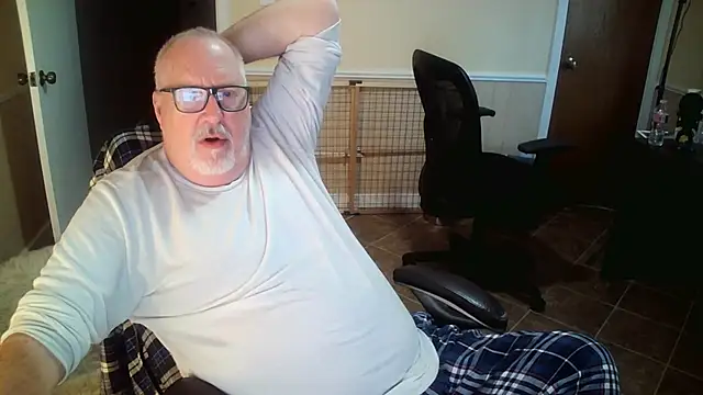 superbearboss online show from 10-28-25, 02:20