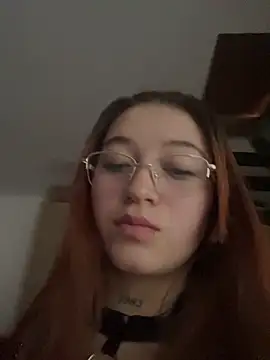 Karina Leon online show from 05-28-26, 08:06