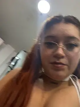 Snapshot of Karina_Leon chatting on 06-03-26, 10:04 Karina Leon online show from 06-03-26, 10:04