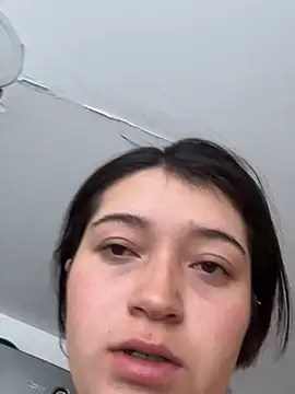 Snapshot of Karina_Leon chatting on 07-28-26, 07:04 Karina Leon online show from 07-28-26, 07:04