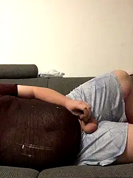 Snapshot of Derbaer1990 chatting on 11-11-25, 07:36 Derbaer1990 online show from 11-11-25, 07:36