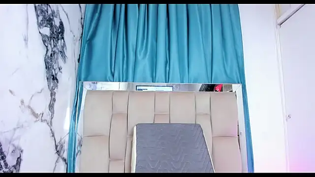 Snapshot of AvaX_777 chatting on 11-11-25, 12:38 AvaX 777 online show from 11-11-25, 12:38