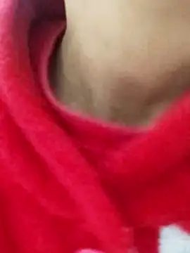 Snapshot of saraaxx1 chatting on 11-15-25, 10:12 saraaxx1 online show from 11-15-25, 10:12