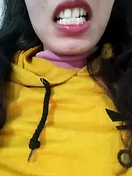 saraaxx1 online show from 12-17-25, 04:24