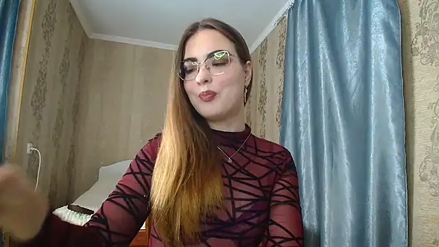 Leila Kissyu online show from 11-13-25, 04:06