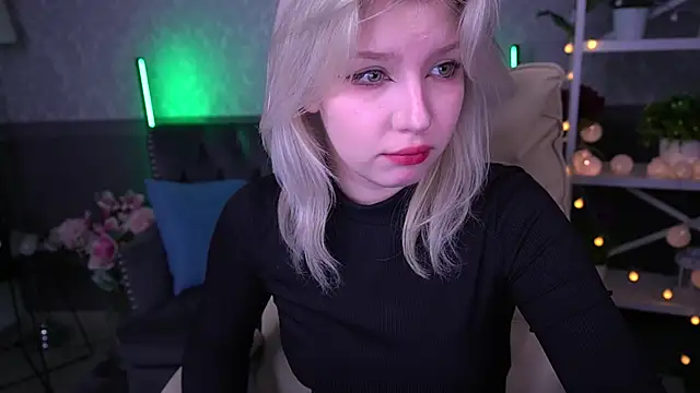 SelenaIris online show from 03-18-25, 12:47