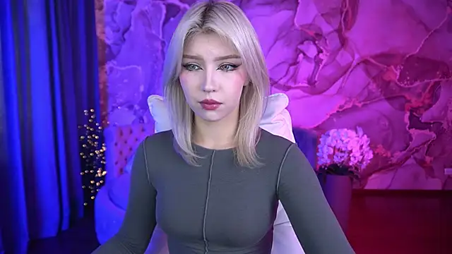 SelenaIris online show from 09-26-25, 06:06