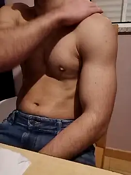 Snapshot of LucianDraven chatting on 03-05-25, 11:49 LucianDraven online show from 03-05-25, 11:49