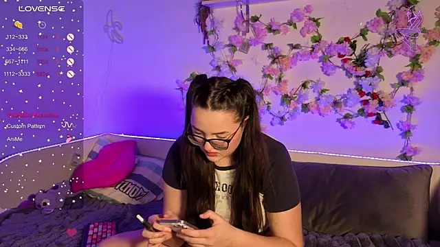 MiraLuccian online show from 10-06-25, 06:49