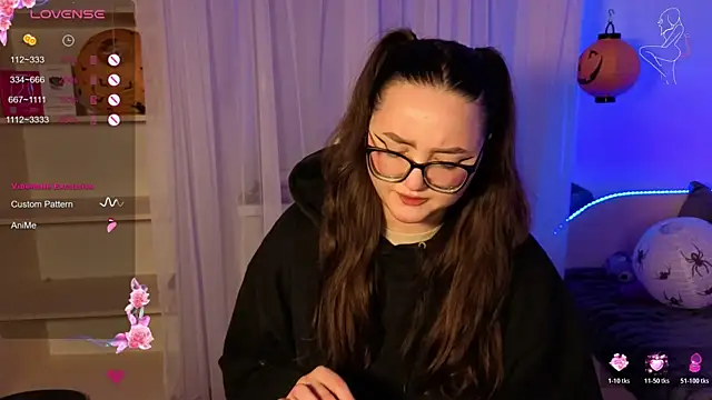 MiraLuccian online show from 10-22-25, 06:29