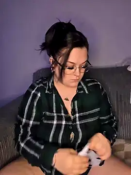 Saucy-Serenity online show from 11-12-25, 08:19