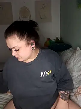 Saucy-Serenity online show from 04-10-26, 07:07