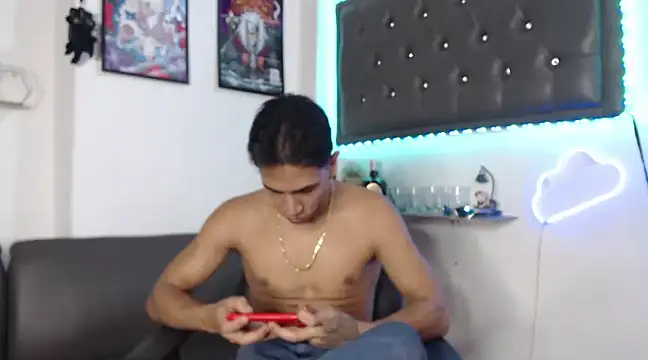 Monkey uchiha777 online show from 03-11-25, 12:28