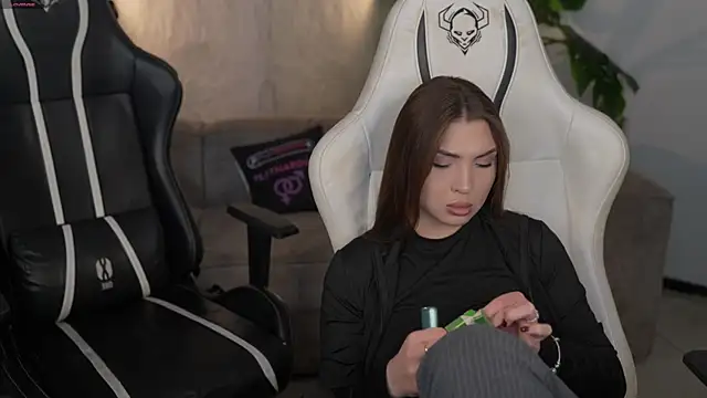 Billie054 online show from 11-26-25, 08:15