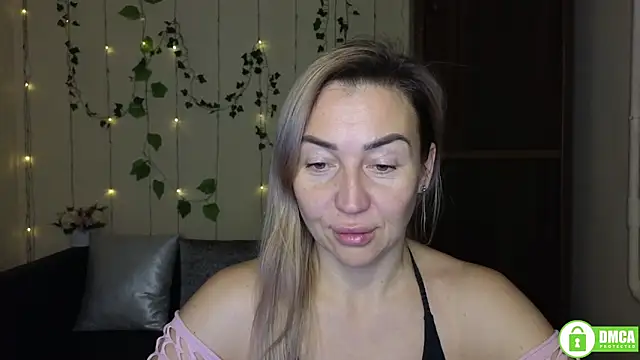 Kiss julli88I online show from 12-18-25, 06:25