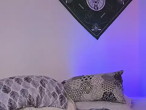 Snapshot of samevansx_ chatting on 10-24-25, 02:35 samevansx online show from 10-24-25, 02:35