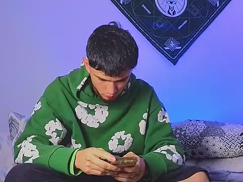 Snapshot of samevansx_ chatting on 10-29-25, 11:06 samevansx online show from 10-29-25, 11:06