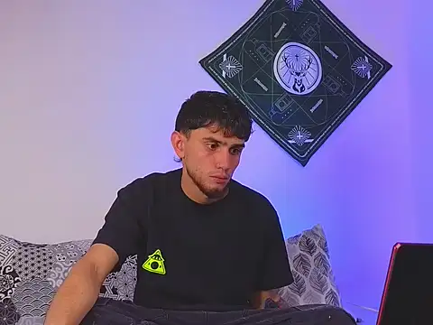 Snapshot of samevansx_ chatting on 11-12-25, 04:29 samevansx online show from 11-12-25, 04:29