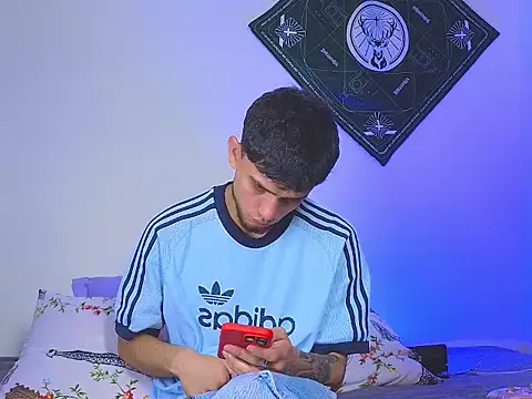 Snapshot of samevansx_ chatting on 12-04-25, 04:59 samevansx online show from 12-04-25, 04:59