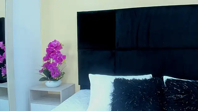 Snapshot of MaddyCrofft chatting on 03-19-26, 11:14 MaddyCrofft online show from 03-19-26, 11:14