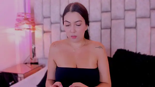 Snapshot of MaddyCrofft chatting on 03-30-26, 11:11 MaddyCrofft online show from 03-30-26, 11:11