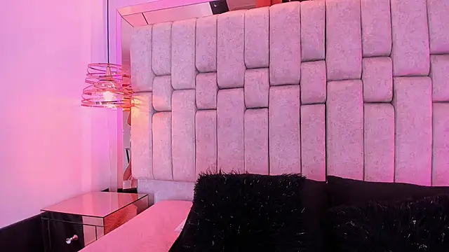 Snapshot of MaddyCrofft chatting on 04-01-26, 11:22 MaddyCrofft online show from 04-01-26, 11:22