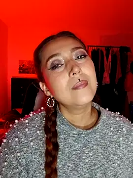Luz delunaa online show from 03-17-25, 01:46