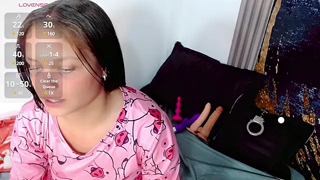 Snapshot of vella_sex chatting on 03-14-25, 08:38 vella sex online show from 03-14-25, 08:38