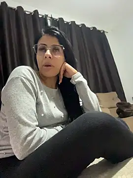 Snapshot of jheicylli chatting on 06-14-26, 01:58 jheicylli online show from 06-14-26, 01:58