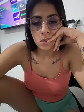 Snapshot of jheicylli chatting on 06-28-26, 04:13 jheicylli online show from 06-28-26, 04:13