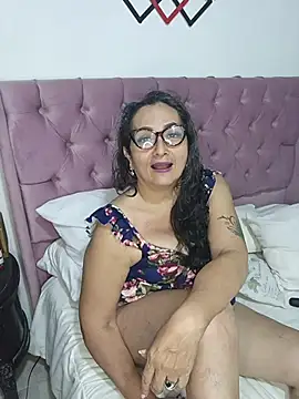 AlessandraLeroy online show from 10-30-25, 02:24