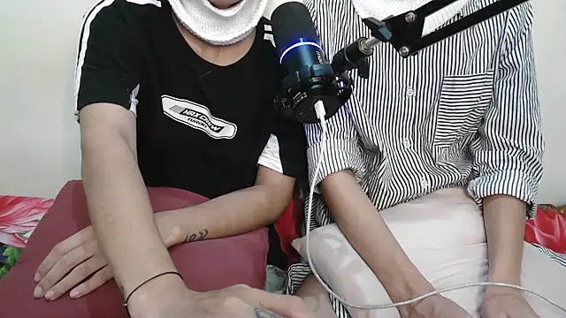 NaughtyThrouple007 online show from 09-14-25, 06:07