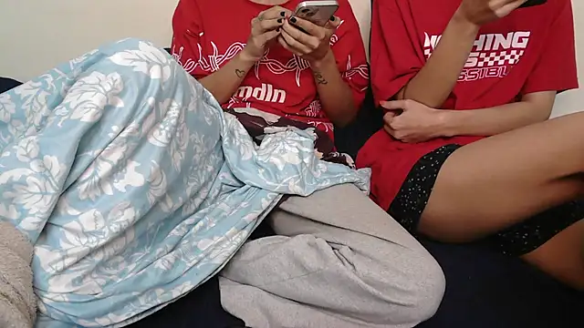 NaughtyThrouple007 online show from 11-20-25, 07:30