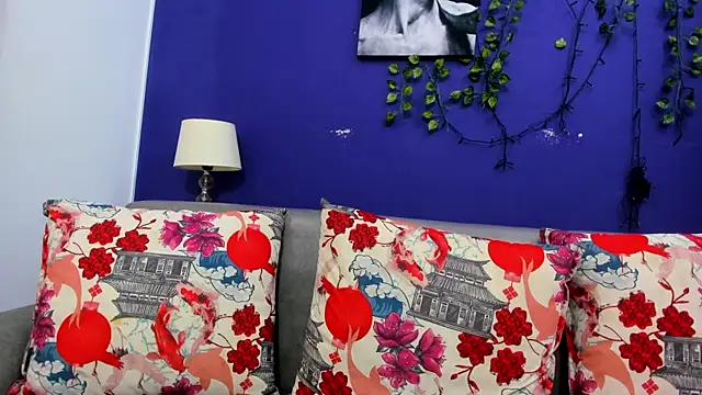 Snapshot of SharickkToro chatting on 03-18-25, 12:47 SharickkToro online show from 03-18-25, 12:47