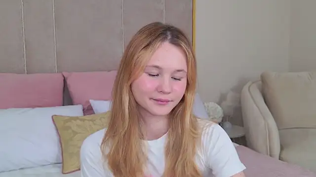 Snapshot of AmeliRoyse chatting on 06-19-26, 05:17 AmeliRoyse online show from 06-19-26, 05:17