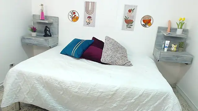 Snapshot of luciana_smith20 chatting on 03-08-25, 11:05 luciana smith20 online show from 03-08-25, 11:05