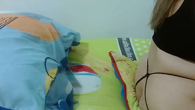 Milena Foox online show from 10-30-25, 07:58