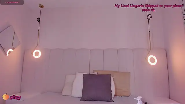 Snapshot of riri_candy chatting on 03-30-26, 04:02 riri candy online show from 03-30-26, 04:02