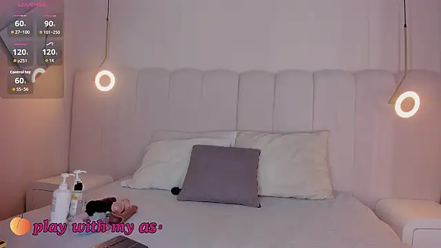 Snapshot of riri_candy chatting on 04-13-26, 03:34 riri candy online show from 04-13-26, 03:34