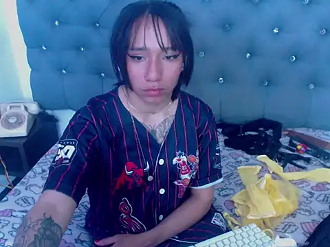 XxxReinaSexyBodyxxX777 online show from 10-01-25, 07:42