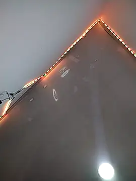 esmeralda jadees online show from 04-20-26, 08:43