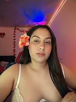 Snapshot of esmeralda_jadees chatting on 05-14-26, 01:23 esmeralda jadees online show from 05-14-26, 01:23