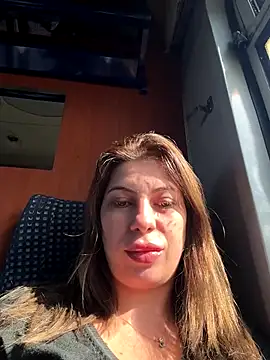 Snapshot of Alicedream5 chatting on 10-11-25, 11:31 Alicedream5 online show from 10-11-25, 11:31