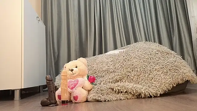 SunnyGlow online show from 11-12-25, 05:08