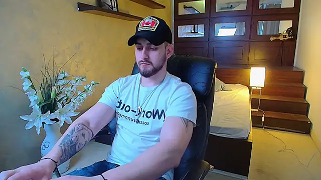 Snapshot of MatiasDean chatting on 03-14-25, 05:38 MatiasDean online show from 03-14-25, 05:38