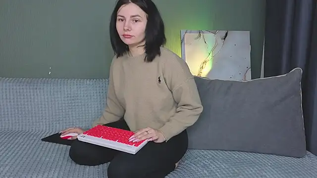 Charlotte Woods online show from 09-22-25, 04:14