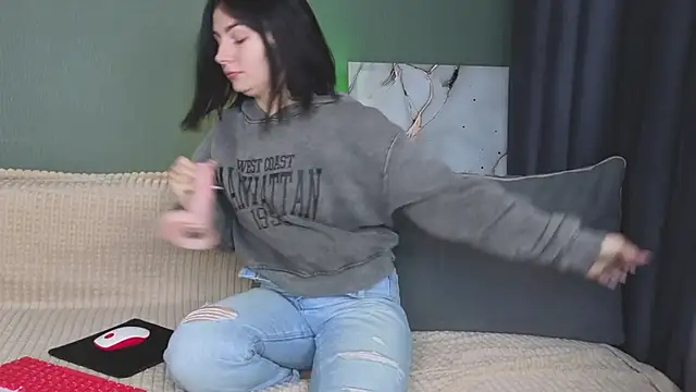 Charlotte Woods online show from 09-25-25, 04:16