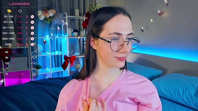 Kira mindnes online show from 03-21-25, 02:07